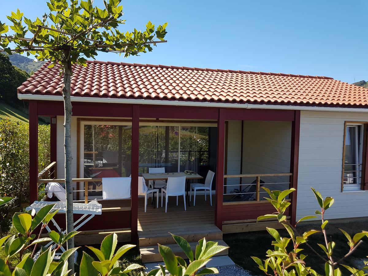 Domaine Chalets Larlapean Saint-Martin-d'Arrossa Exterior photo